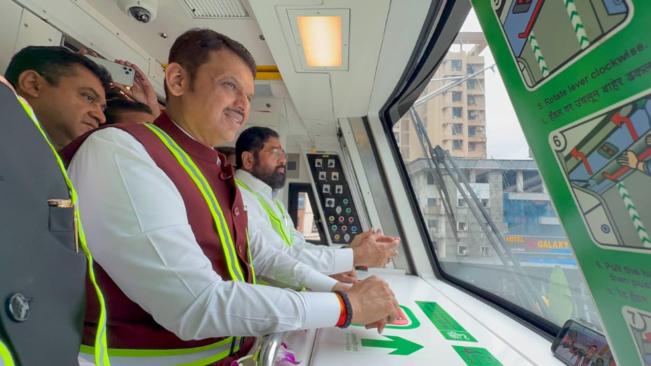 Cm inaugurated trial run mumbai Thane metro