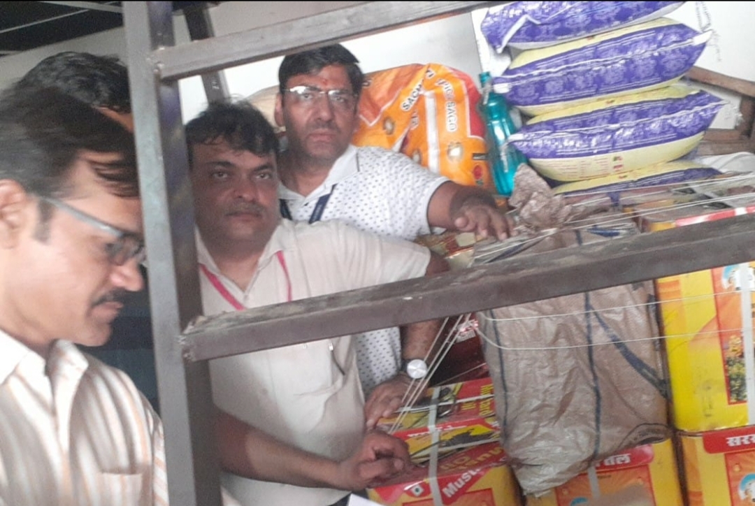 फूड सेफ्टी टीम ने मुहाना मंडी में किए 372 लीटर खाद्य तेल सीज