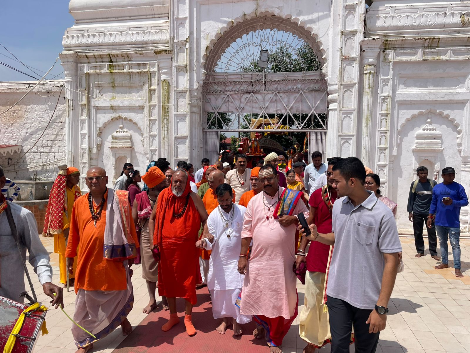कलश यात्रा में शामिल बाबा कल्‍याण दास