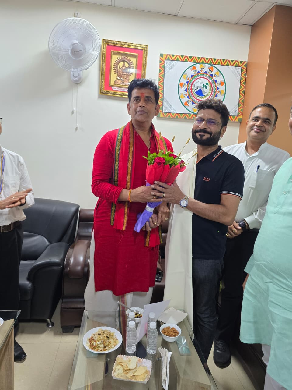 सांसद रविकिशन शुक्ल की अध्यक्षता में हुई हवाई अड्डा सलाहकार समिति की बैठक*