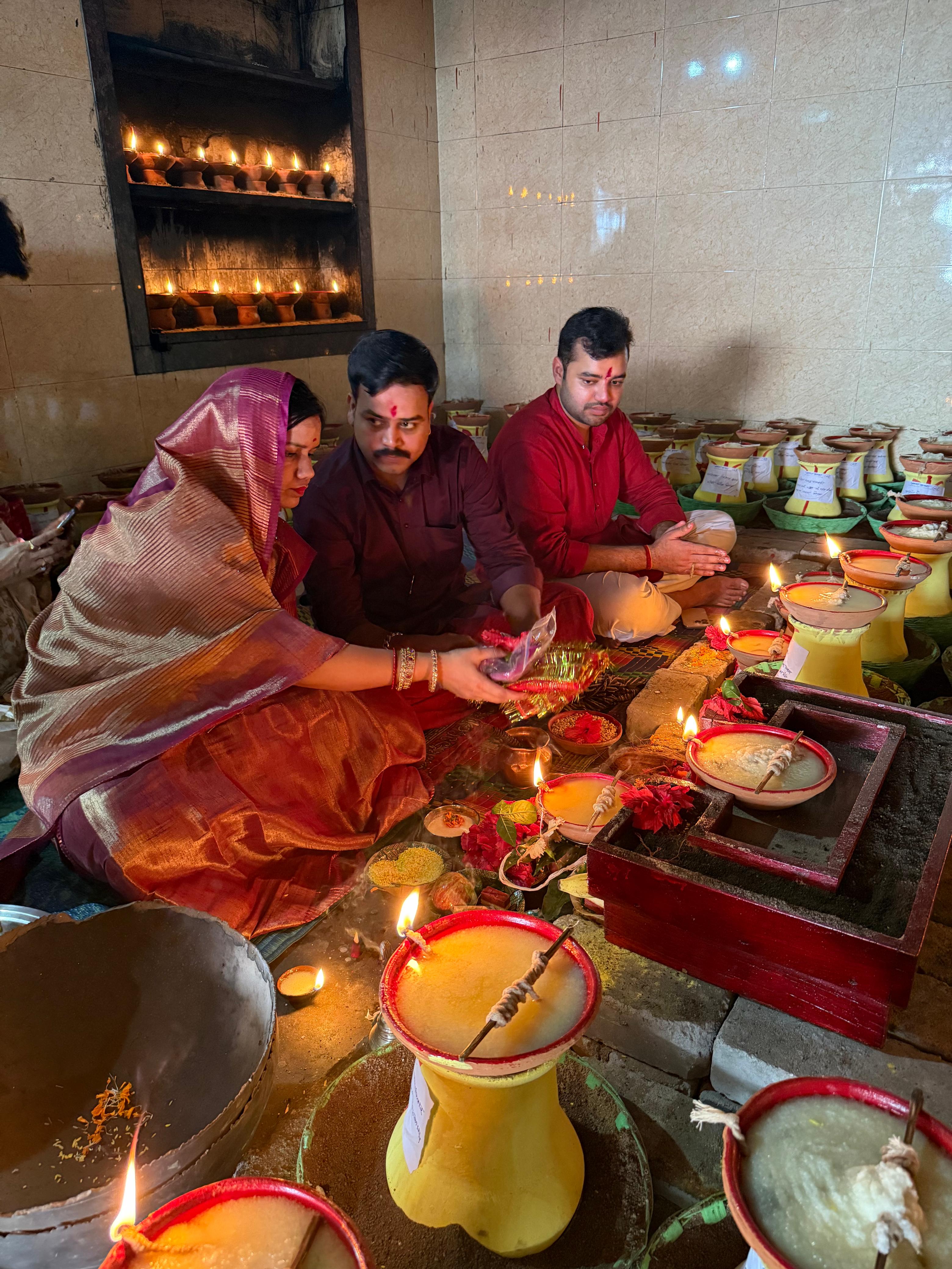 कोरबा : आस्था का केंद्र बना मां सर्वमंगला मंदिर, 11 हजार दीपों से जगमगा रहा दरबार