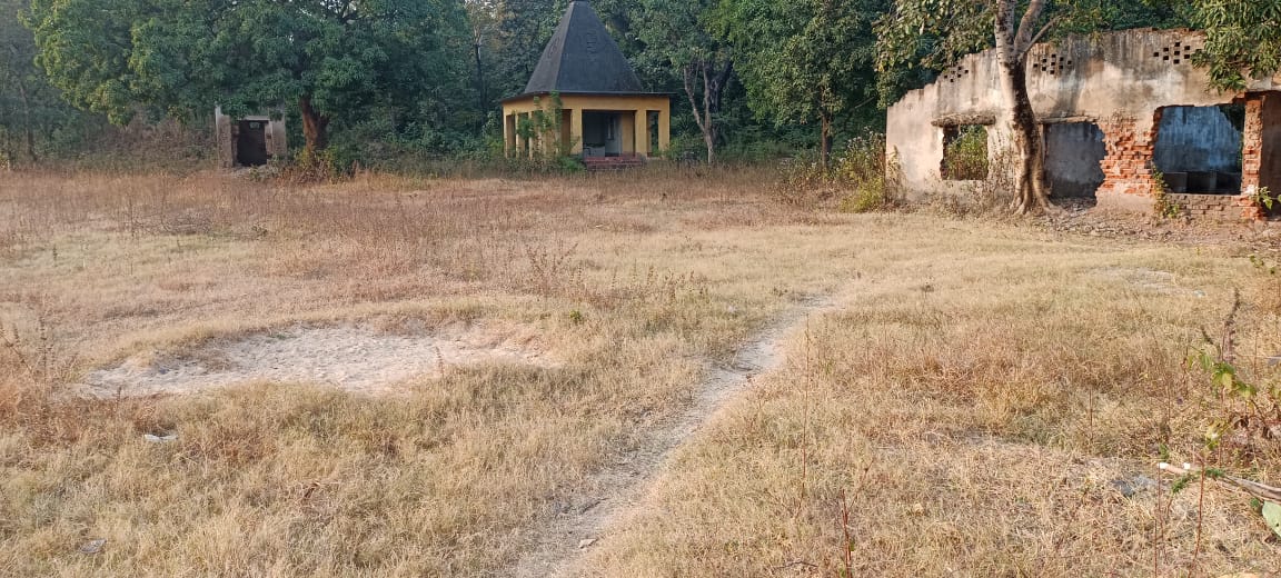 इसी जमीन का हो रहा बंदरबांट