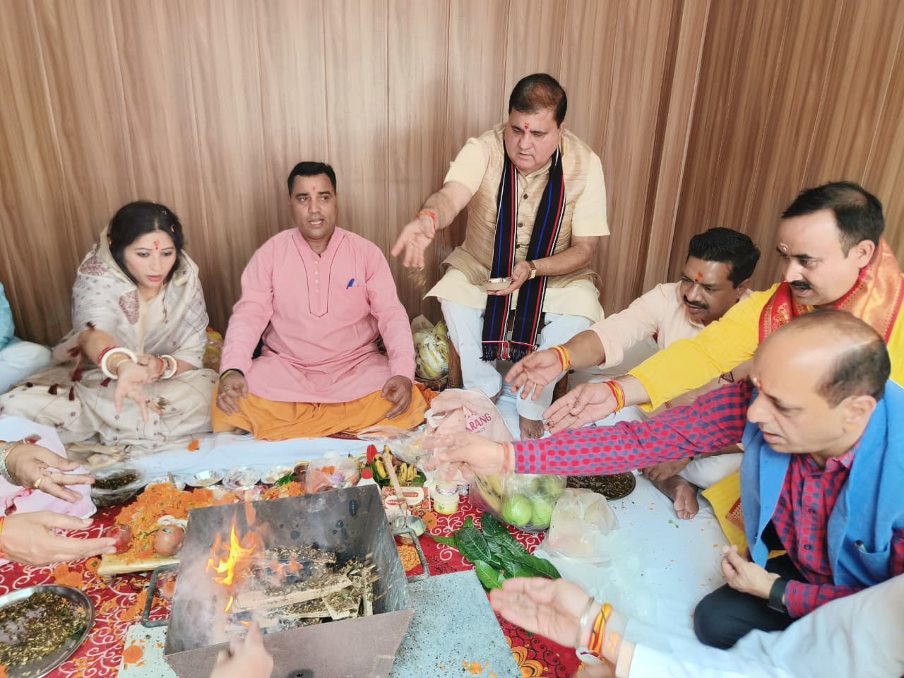 भाजपा प्रदेश कार्यालय में पूजा कार्यक्रम।