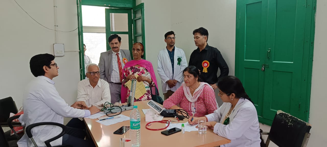 आयुर्वेद दिवस पर नि:शुल्क स्वास्थ्य शिविर