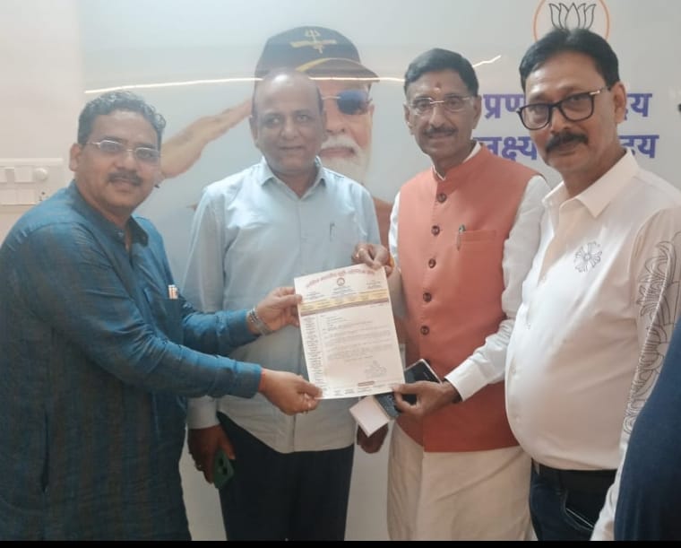 सेठ से मिलते शौंडिक समाज के सदस्‍य