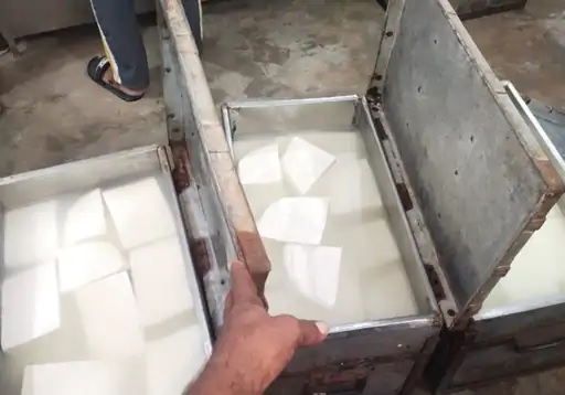 स्वास्थ्य विभाग की टीम ने जब्त किया चार सौ किलोग्राम मिलावटी पनीर स्वास्थ्य विभाग की टीम ने जब्त किया चार सौ किलोग्राम मिलावटी पनीर