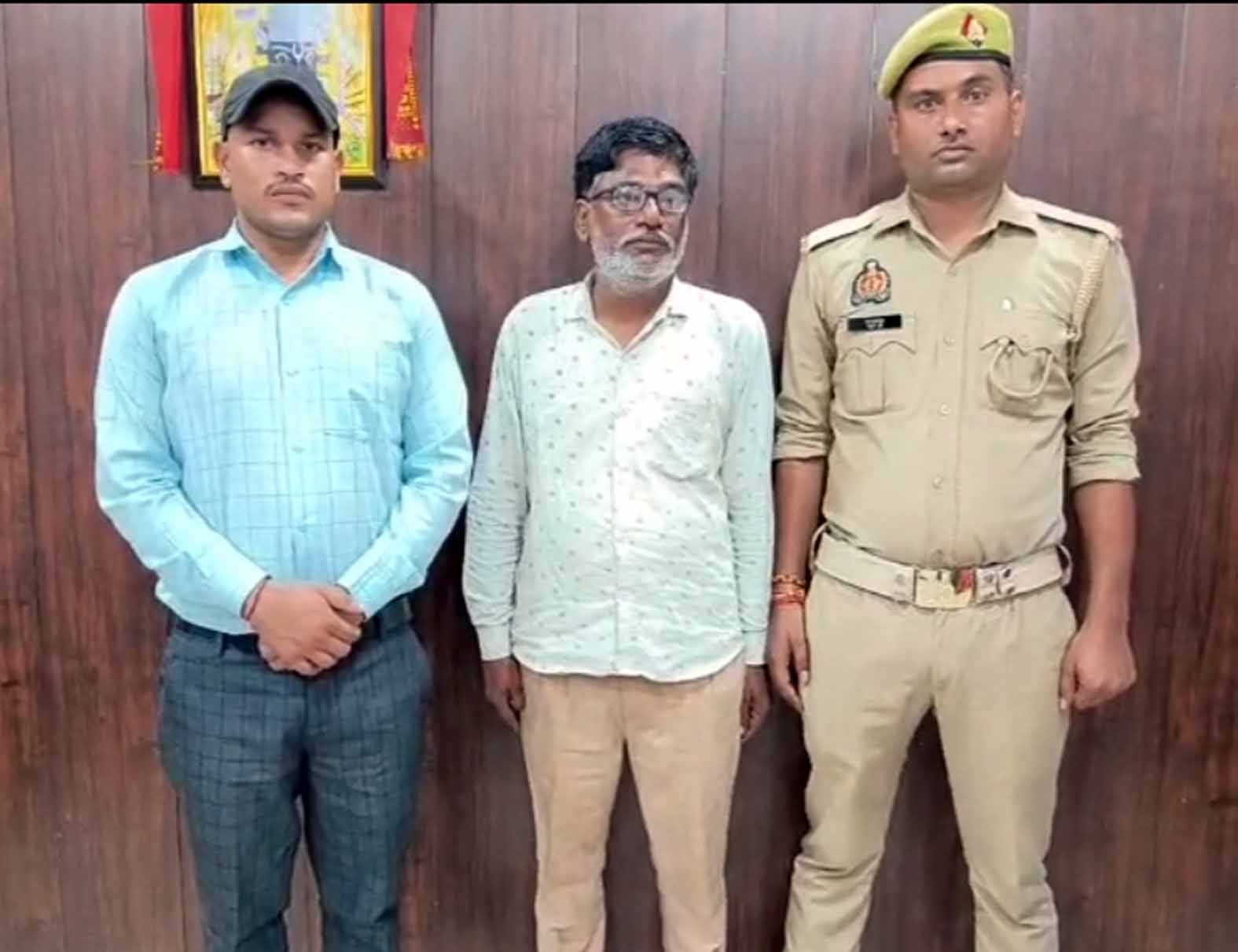 साल्वेंसी के लिए छह हजार लेने वाला सदर तहसील का लिपिक सहयोगी के साथ गिरफ्तार