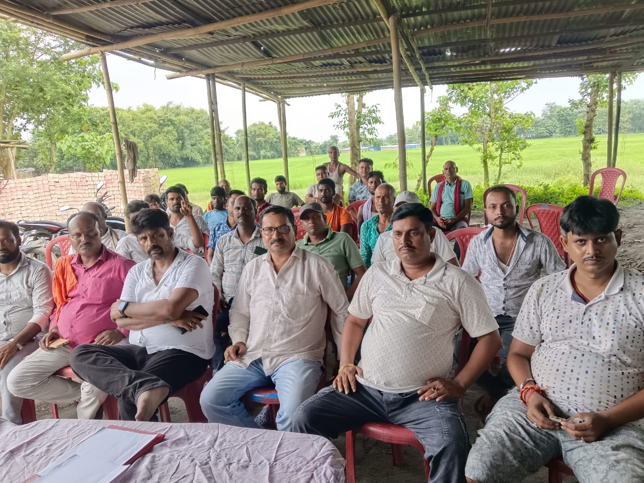 अररिया फोटो:ट्रैक्टर मालिकों की बैठक अररिया फोटो:ट्रैक्टर मालिकों की बैठक