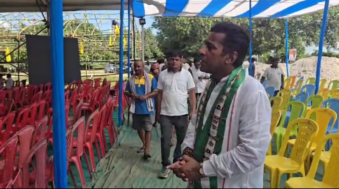 जायजा लेते शुभानंद मुकेश