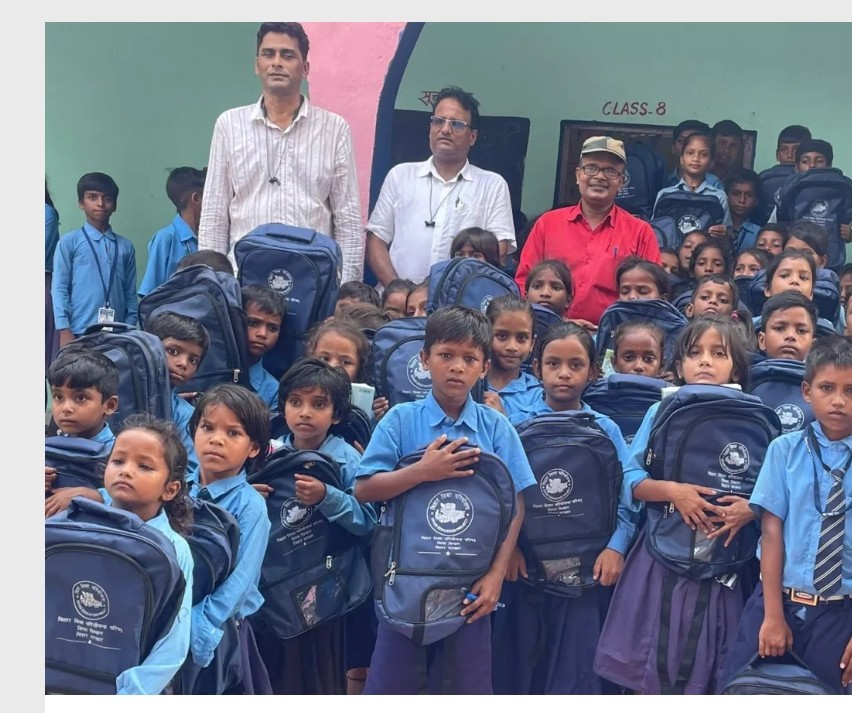 पठन पाठन सामाग्री फितरत में शामिल बच्चे