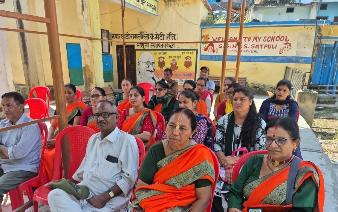 सतपुली में आयोजित लोक कल्याण मेले में लोग