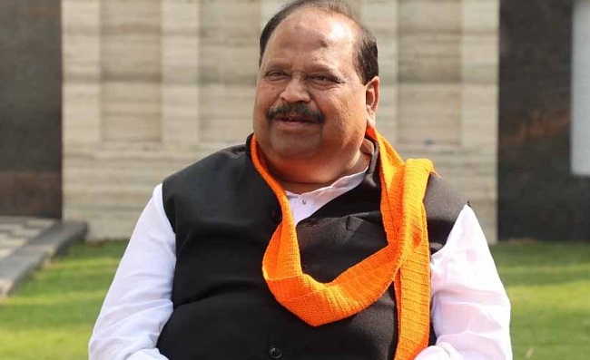 मंत्री चेतन्य कुमार काश्यप (फाइल फोटो)