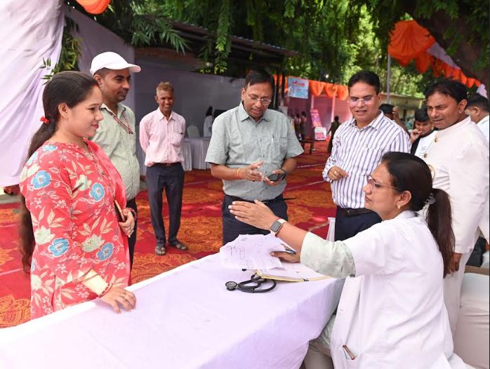 राजभवन में लगा स्वास्थ्य शिविर