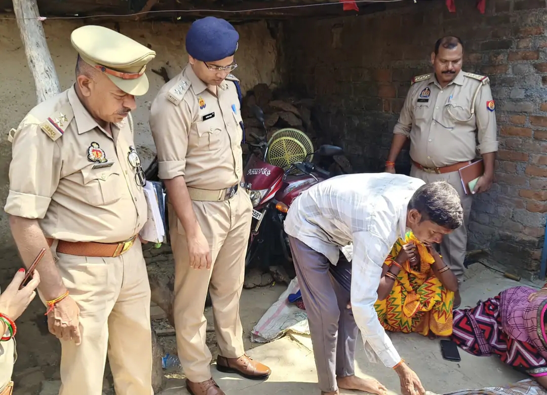 घटनास्थल पर पुलिस