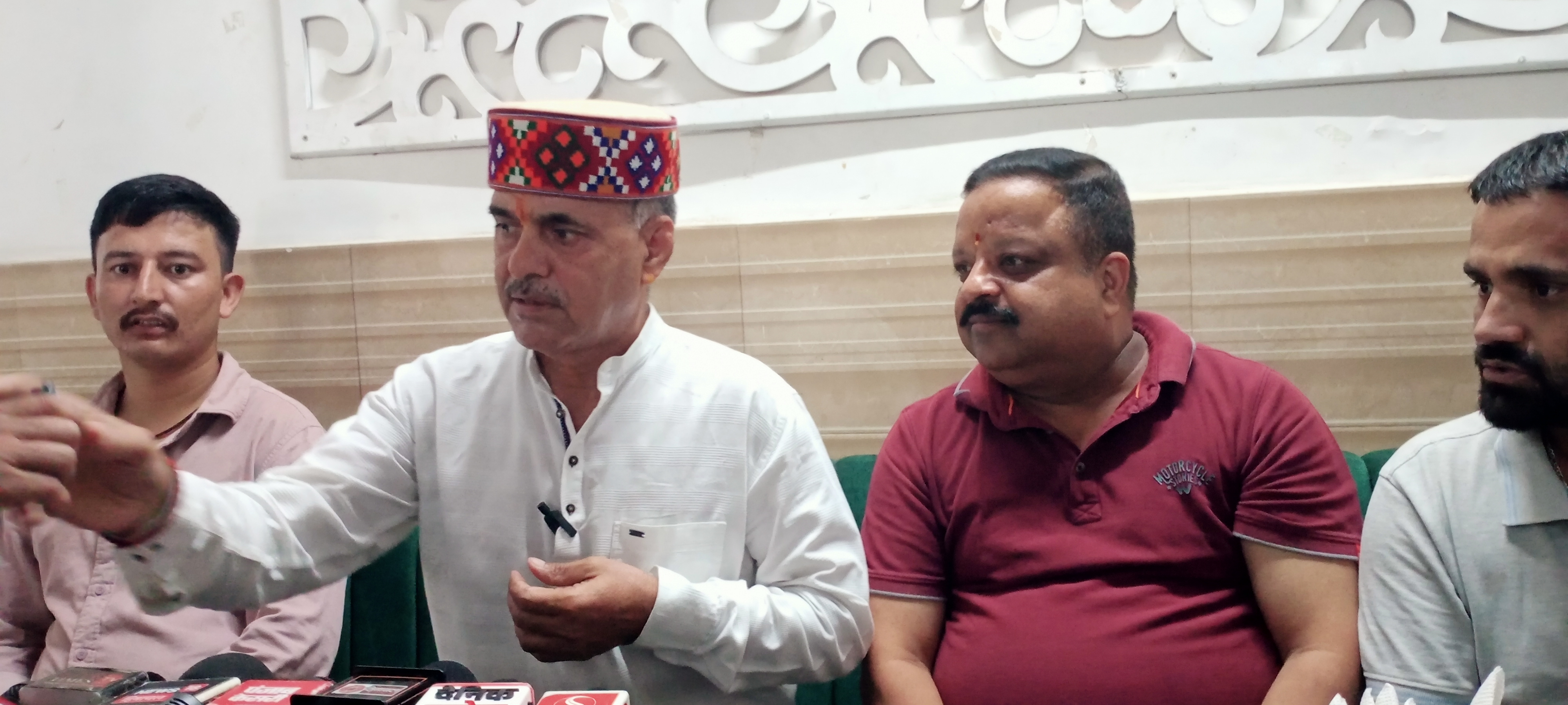 मोबाईल छोड़ें व् कुश्ती में लें भाग ,शरीरभी स्वस्थ और मन भी रहेगा स्वस्थ