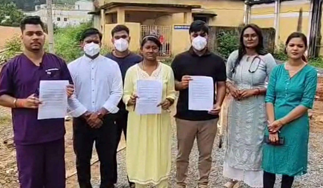डॉक्टरों ने मारे गए नक्सलियों का पोस्टमार्टम करने से किया इंकार