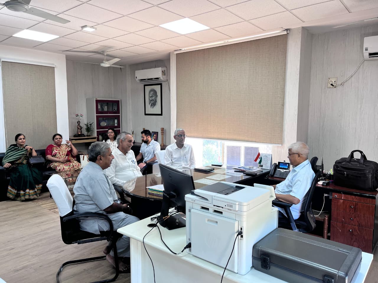 राजस्थान लोक सेवा आयोग के नवनियुक्त सदस्य सुशील कुमार बिस्सु एवं डॉ अशोक कुमार कलवार ने किया पदभार ग्रहण राजस्थान लोक सेवा आयोग के नवनियुक्त सदस्य सुशील कुमार बिस्सु एवं डॉ अशोक कुमार कलवार ने किया पदभार ग्रहण