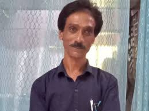 अकाउंटेंट फंदे पर झूला