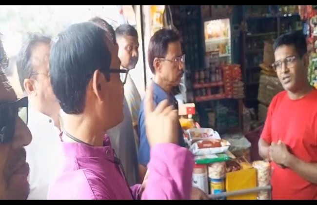 नयी जीएसटी नियम के प्रति जागरूक करते सांसद