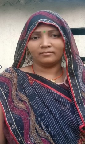 रेनू की फाइल फोटो