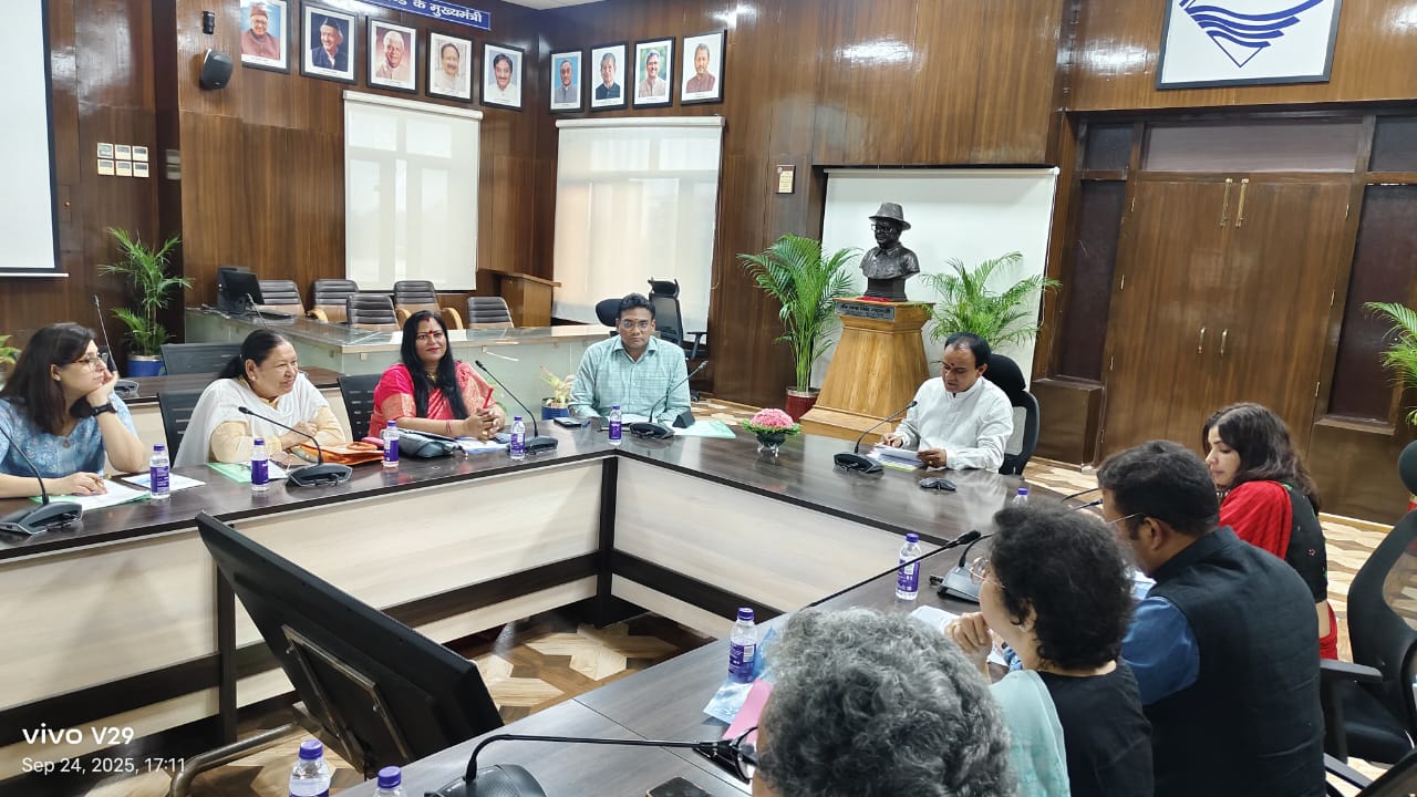 सचिवालय स्थित सभागार में चिकित्सा स्वास्थ्य एवं चिकित्सा शिक्षा मंत्री डॉ. धन सिंह रावत की अध्यक्षता में राज्य स्तरीय एआरटी एंड सरोगेसी बोर्ड की बैठक
