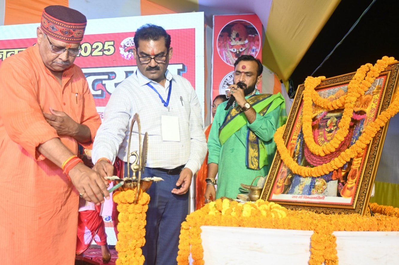 कार्यक्रम का शुभारम्भ उपाध्यक्ष पिछड़ा वर्ग आयोग, उत्तर प्रदेश, सोहन लाल श्रीमाली।
