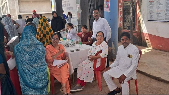 बैरसिया सिविल अस्पताल में हुआ वृहद स्वास्थ्य शिविर