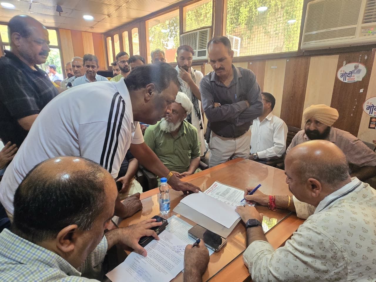 कच्ची छावनी में जनता दरबार, स्थानीय मुद्दों पर हुई चर्चा