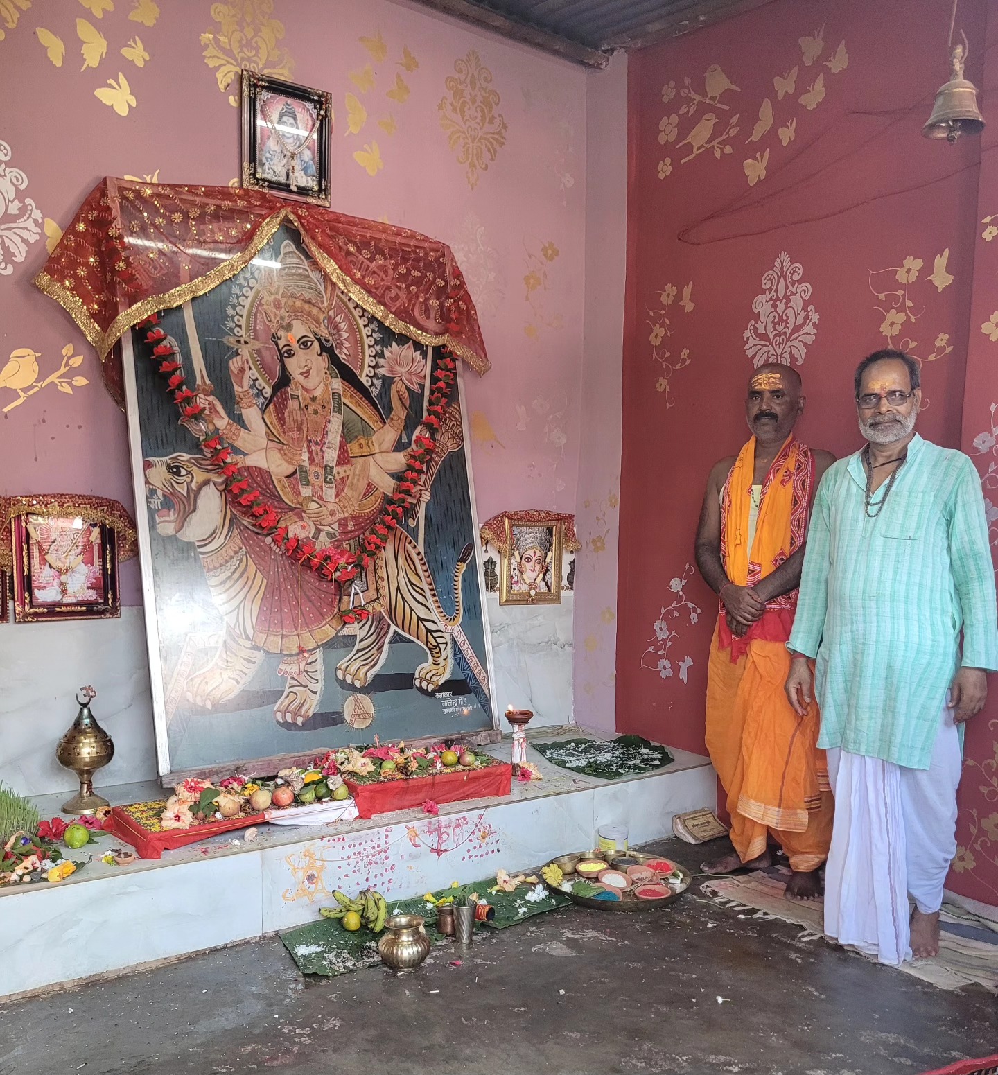 नवरात्रि के चौथे दिन फारबिसगंज में हुई माँ कूष्माण्डा की पूजा, भक्तों की उमड़ी भीड़