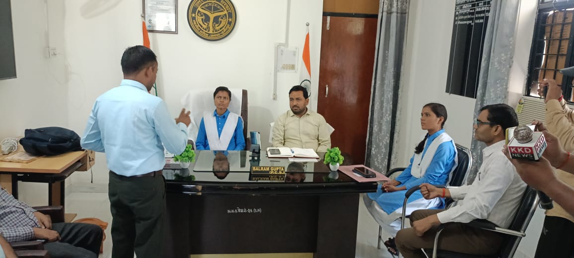 इंटरकालेज की छात्रा मोहिनी एक दिन के लिए बनी एसडीएम इंटरकालेज की छात्रा मोहिनी एक दिन के लिए बनी एसडीएम