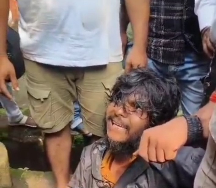 पकड़ा गया युवक
