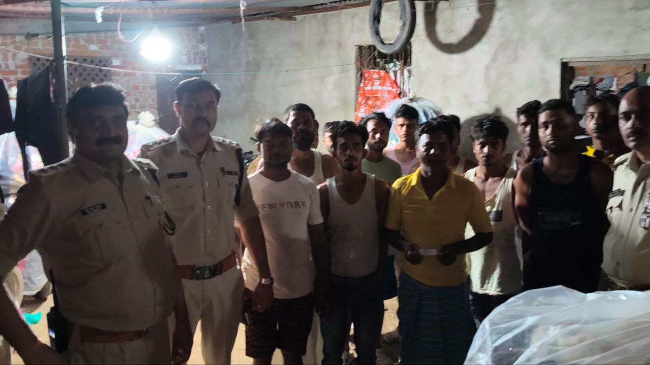 दमोह-आधा सैकडा से अधिक लोगों को पुलिस ने हिरासत में लिया