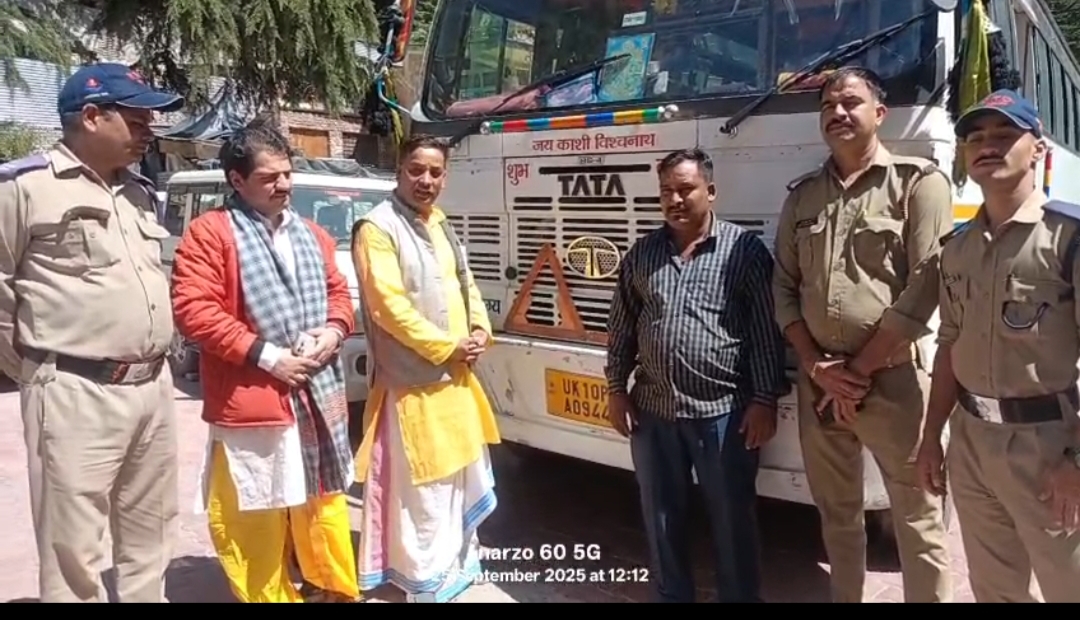 गंगोत्री धाम पहुंची टीजीएमओ की बस