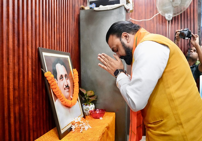पंडित उपाध्याय को दी श्रद्धांजलि देते सम्रट चाैधरी