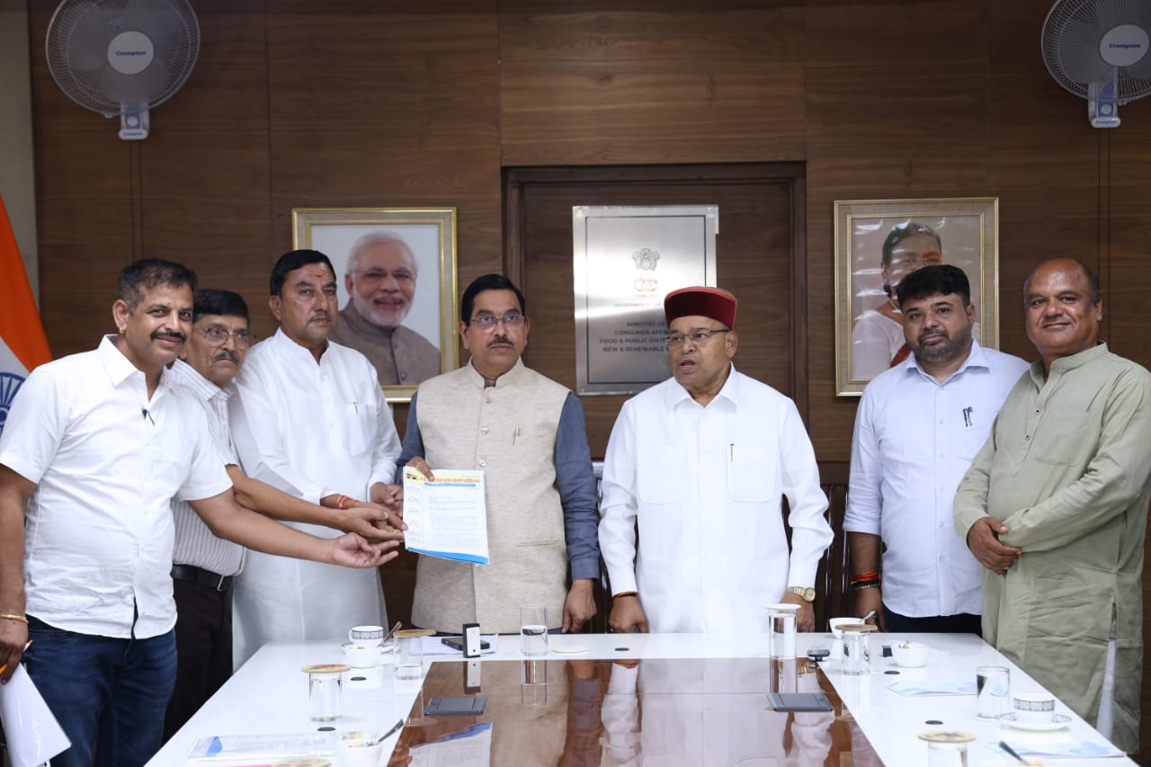 केंद्रीय मंत्री से मिला प्रतिबिंब