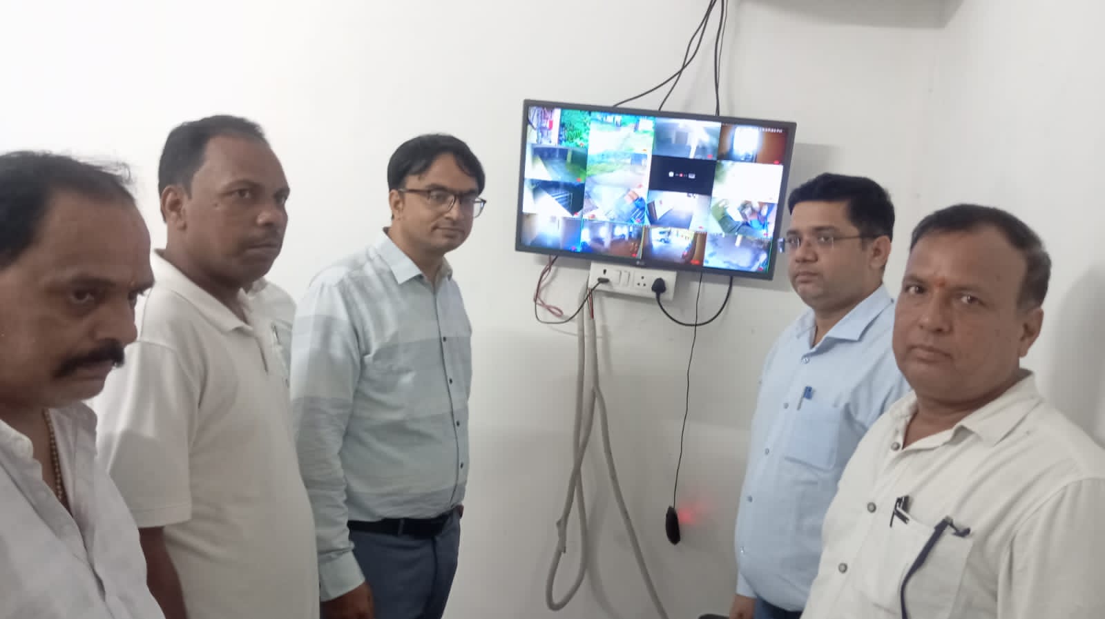 निरीक्षण करते डीसी निरीक्षण करते डीसी