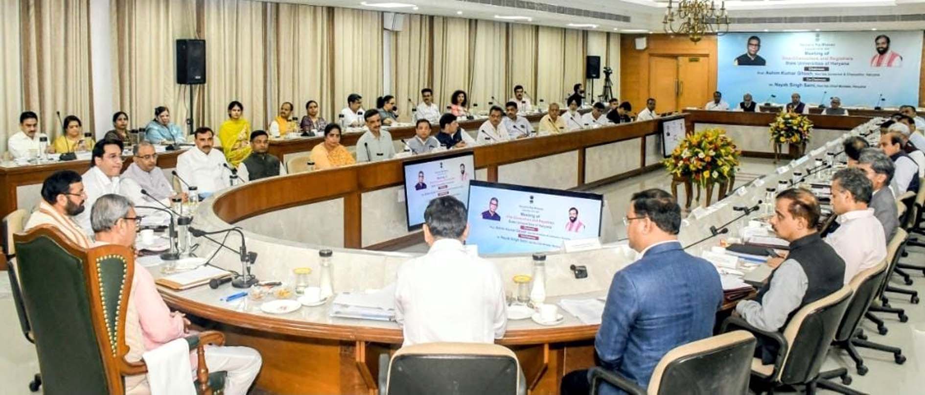 राज्यपाल प्रो. असीम कुमार घोष की अध्यक्षता व मुख्यमंत्री नायब सिंह सैनी की सह-अध्यक्षता में हुई बैठक में उपस्थित गुजवि कुलपति प्रो. नरसी राम बिश्नोई व कुलसचिव डा. विजय कुमार सहित राज्य के विश्वविद्यालयों के कुलपति एवं कुलसचिव। राज्यपाल प्रो. असीम कुमार घोष की अध्यक्षता व मुख्यमंत्री नायब सिंह सैनी की सह-अध्यक्षता में हुई बैठक में उपस्थित गुजवि कुलपति प्रो. नरसी राम बिश्नोई व कुलसचिव डा. विजय कुमार सहित राज्य के विश्वविद्यालयों के कुलपति एवं कुलसचिव।