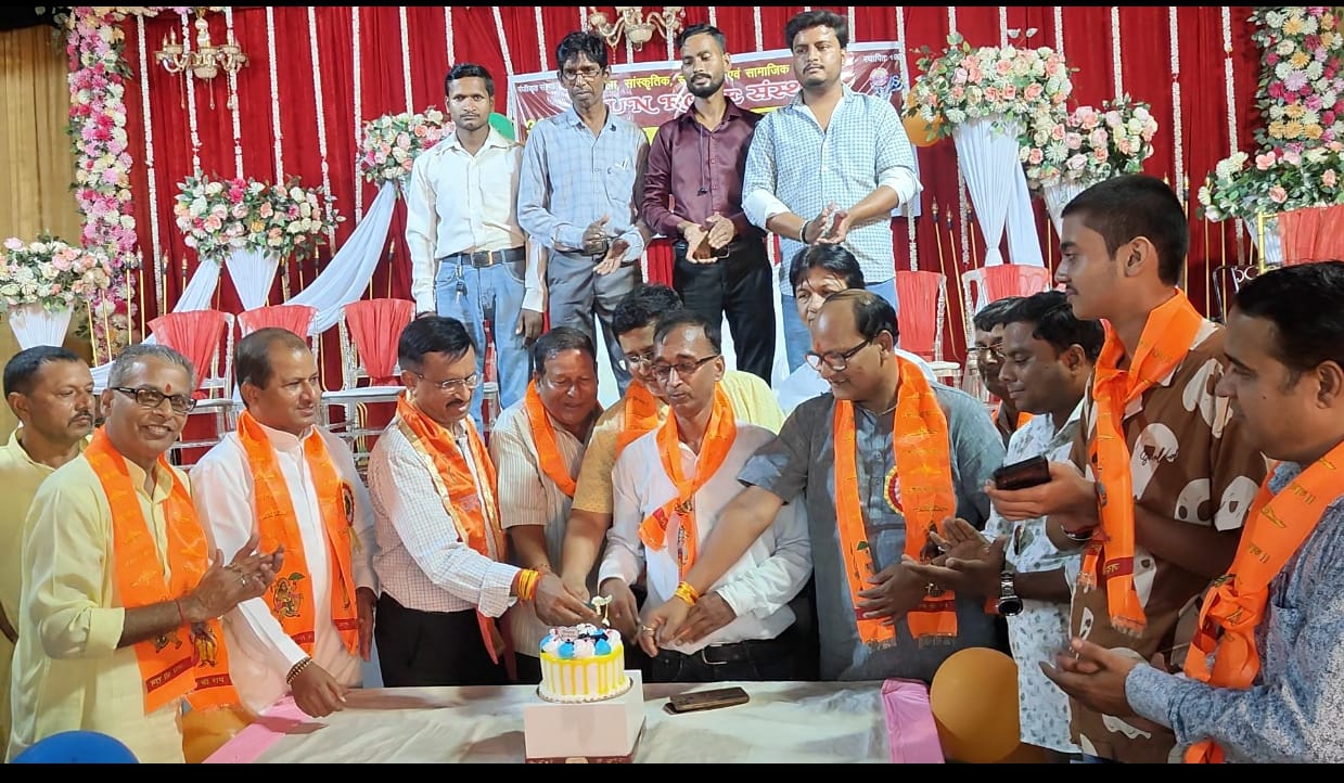 *समाज एवं राष्ट्र के उत्थान में महत्वपूर्ण भूमिका निभाता है सन रोज संस्थान- डॉ सौरभ* *समाज एवं राष्ट्र के उत्थान में महत्वपूर्ण भूमिका निभाता है सन रोज संस्थान- डॉ सौरभ*