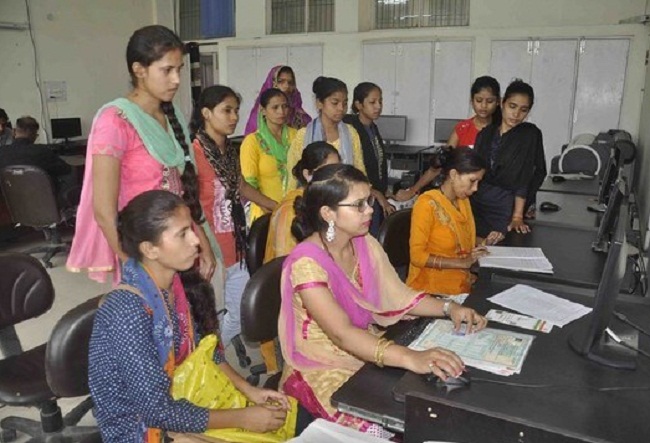 महिलाओं को आईटीआई में प्रवेश (प्रतीकात्मक तस्वीर)