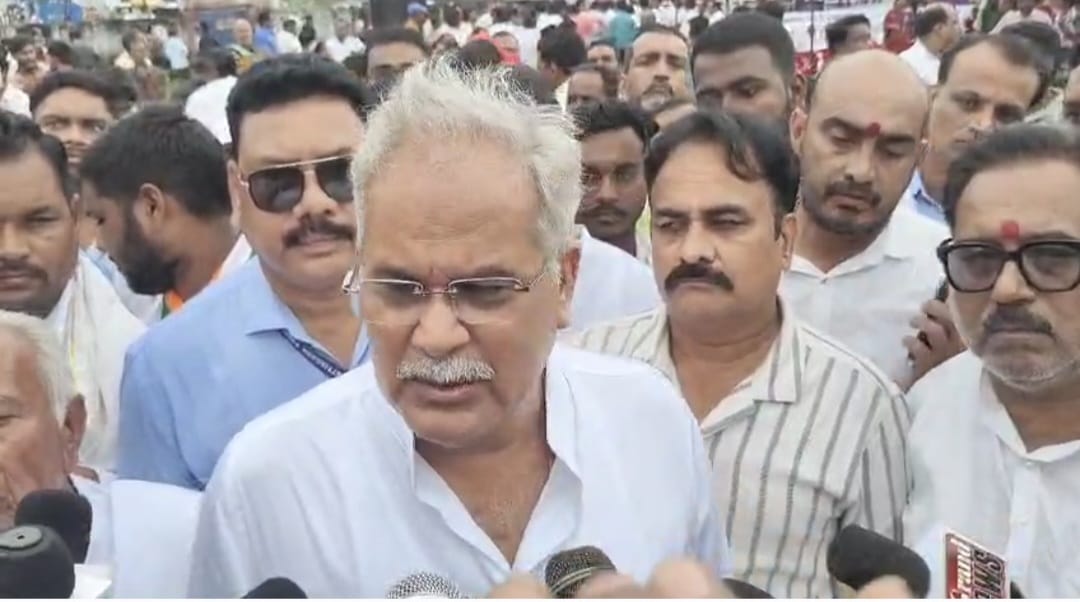 मुआवजा और नौकरी के बिना न हो भू-अधिग्रहण : पूर्व मुख्यमंत्री भूपेश बघेल मुआवजा और नौकरी के बिना न हो भू-अधिग्रहण : पूर्व मुख्यमंत्री भूपेश बघेल