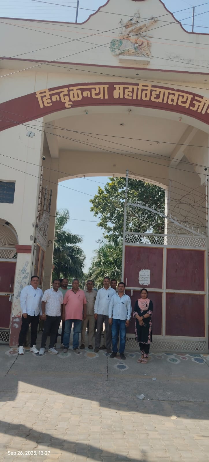 विरोध प्रदर्शन के दौरान मौजूद जसबीर काजल और अन्य। विरोध प्रदर्शन के दौरान मौजूद जसबीर काजल और अन्य।