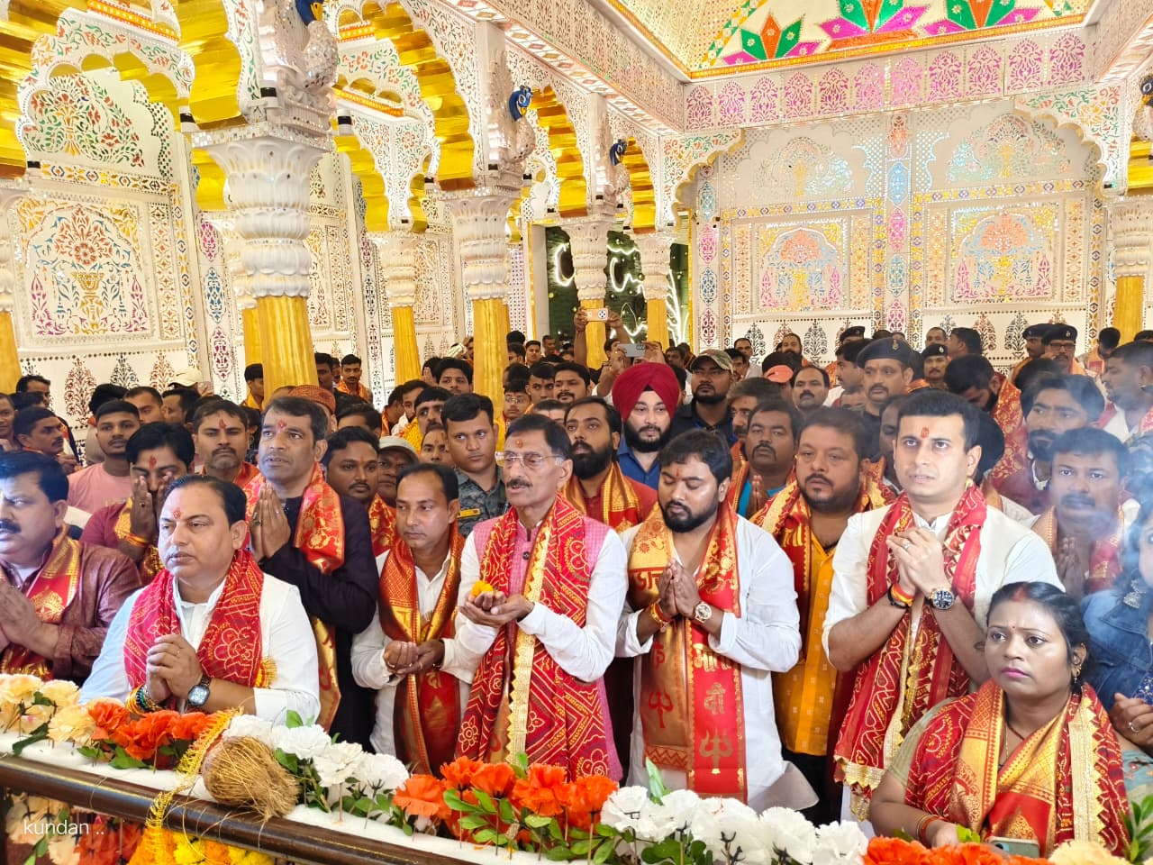 पंडाल का उदघाटन करते संजय सेठ पंडाल का उदघाटन करते संजय सेठ