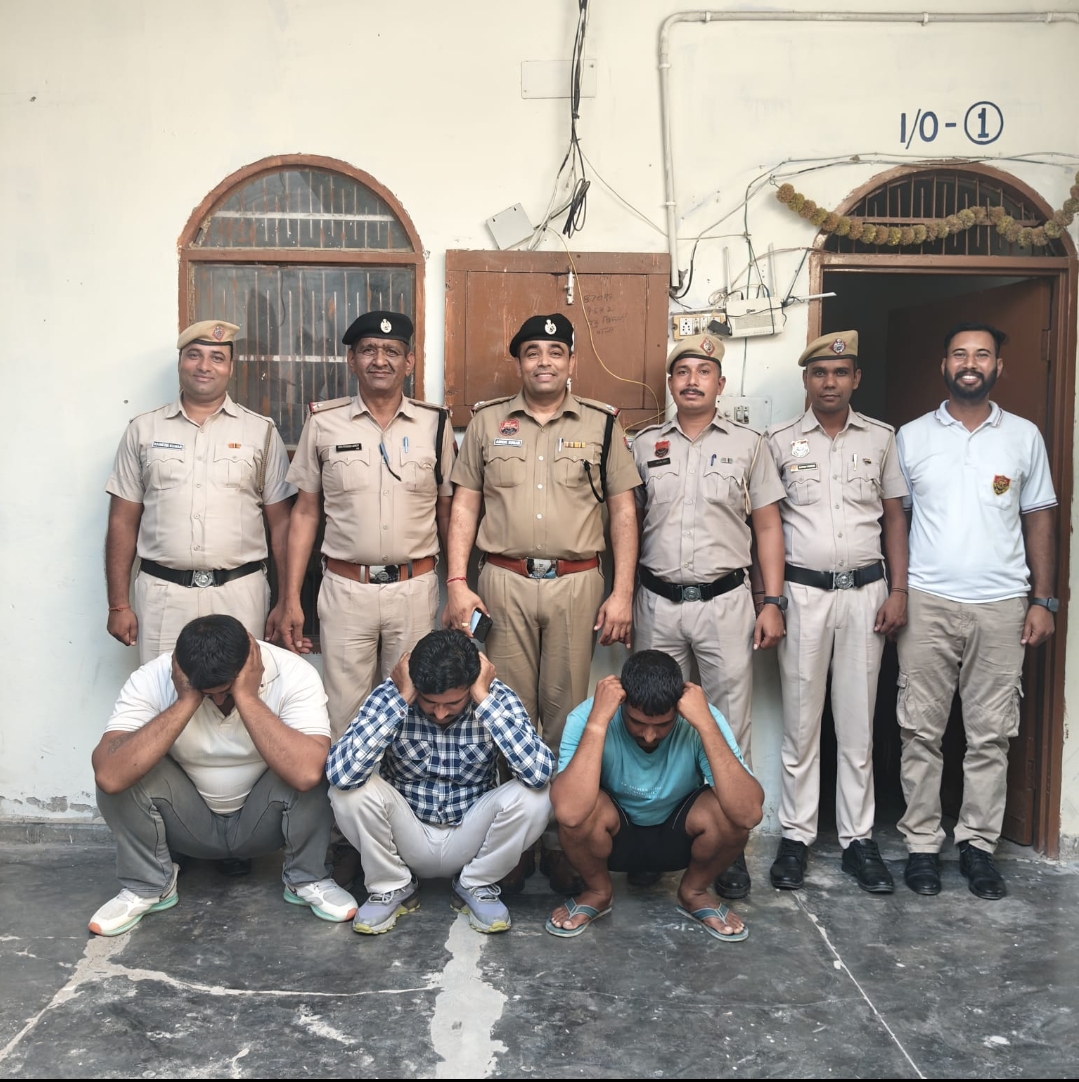 पकड़े गए आरोपी पुलिस गिरफ्त में । पकड़े गए आरोपी पुलिस गिरफ्त में ।