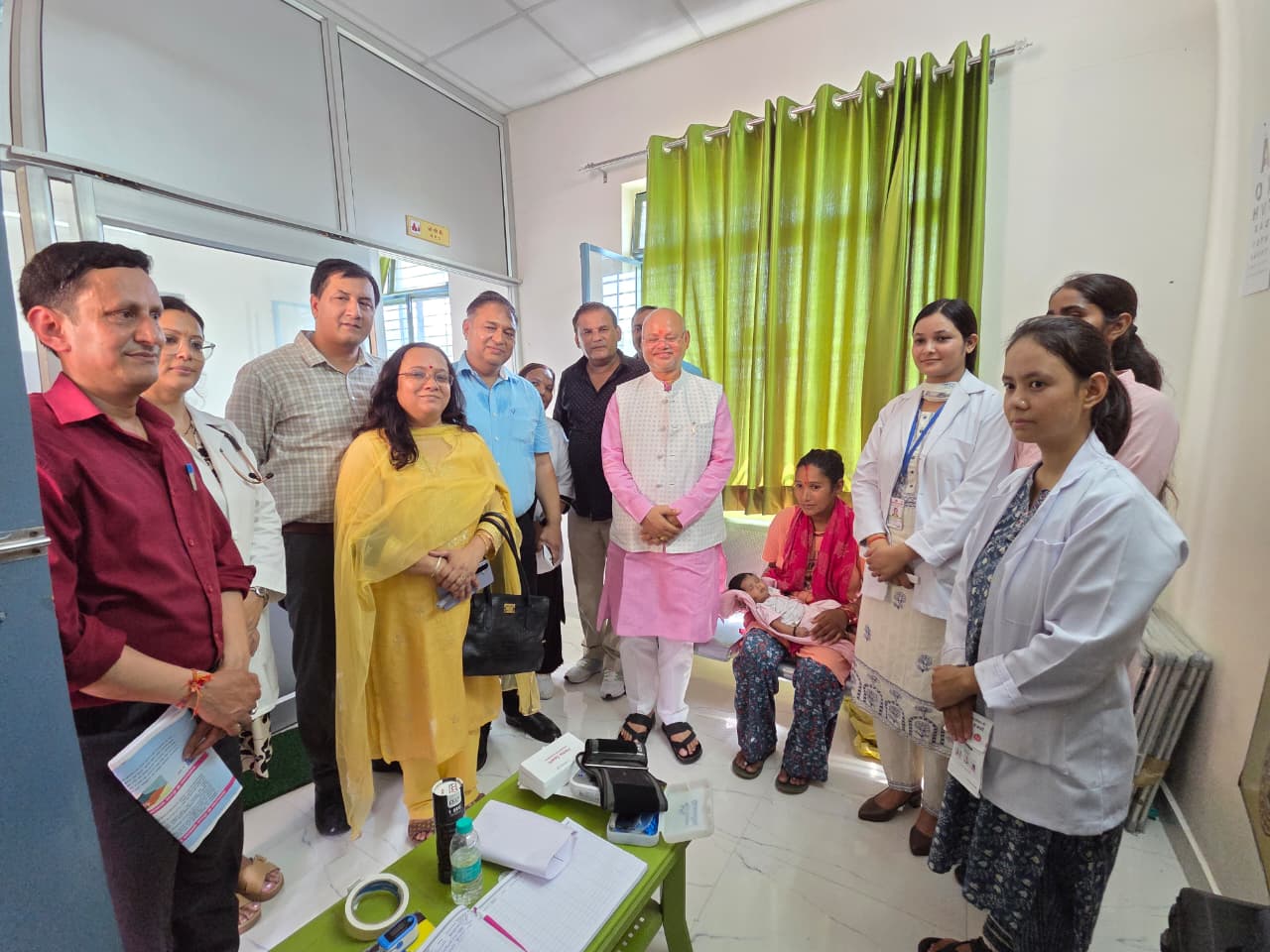 स्वस्थ नारी सशक्त परिवार अभियान के अंतर्गत आयोजित स्वास्थ्य शिविर का निरीक्षण किया।