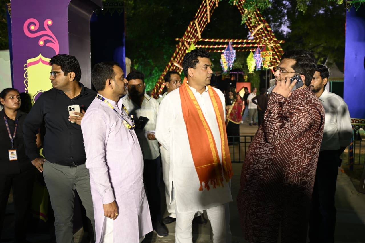 नई दिल्ली स्थित सुंदर नर्सरी शुक्रवार को तीन दिवसीय खराब उत्सव में शामिल मंत्री कपिल मिश्रा