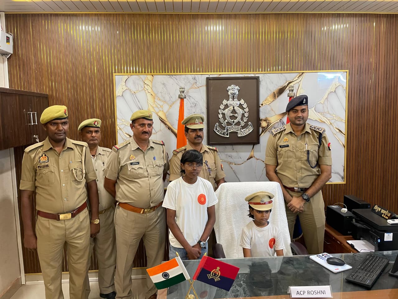 एक दिन के लिए एसीपी साइबर क्राइम बनीं रोशनी और रानी एक दिन के लिए एसीपी साइबर क्राइम बनीं रोशनी और रानी