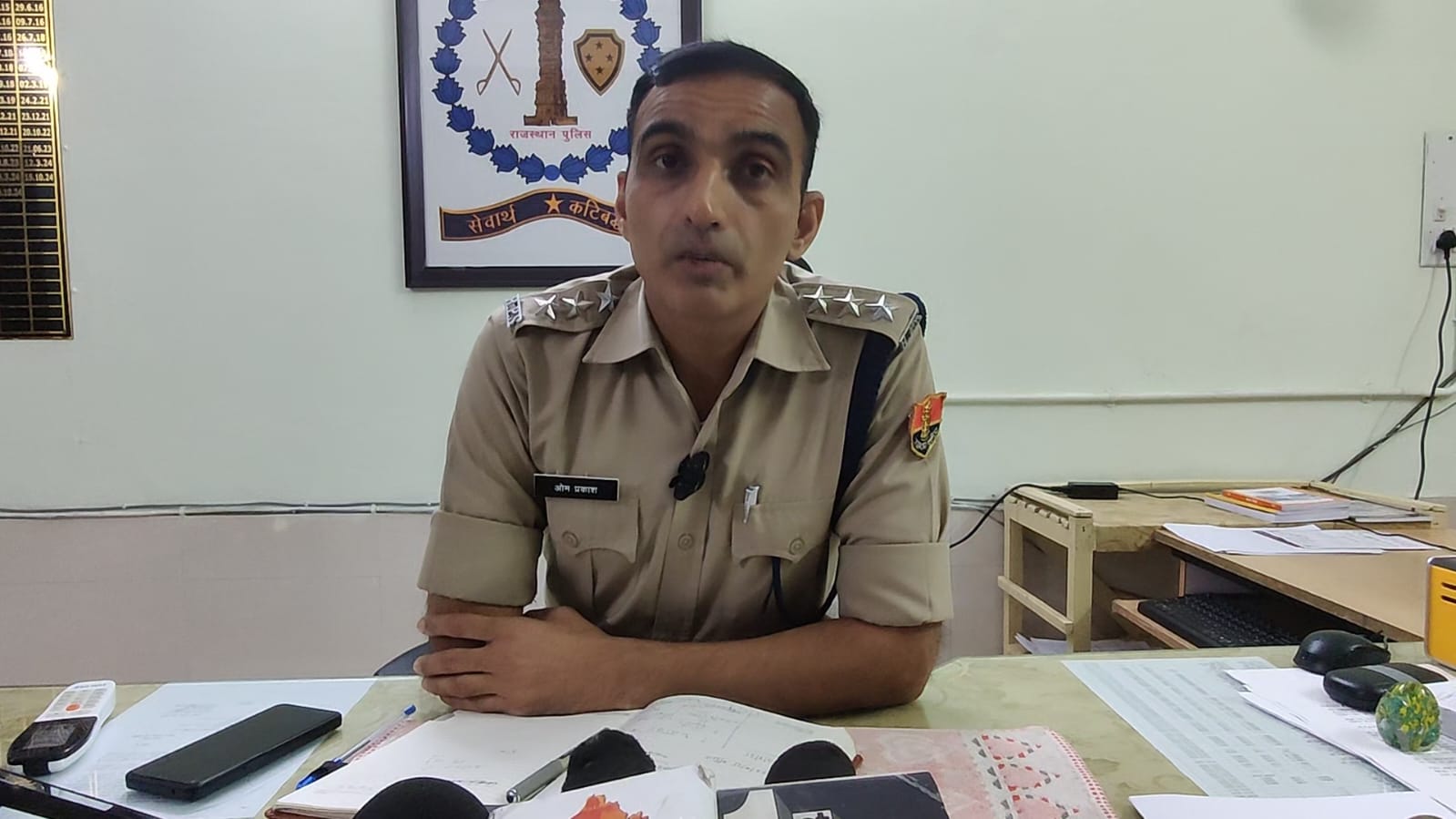 शाहपुरा में भाजपा नेता गुर्जर की 45 करोड़ की बेनामी संपत्तियां उजागर -ब्याज पर पैसे देकर मकान-प्लॉट कब्जाने के आरोप, पुलिस कार्रवाई की आहट से आरोपी फरार, कोर्ट में कुर्की की तैयारी शाहपुरा में भाजपा नेता गुर्जर की 45 करोड़ की बेनामी संपत्तियां उजागर -ब्याज पर पैसे देकर मकान-प्लॉट कब्जाने के आरोप, पुलिस कार्रवाई की आहट से आरोपी फरार, कोर्ट में कुर्की की तैयारी
