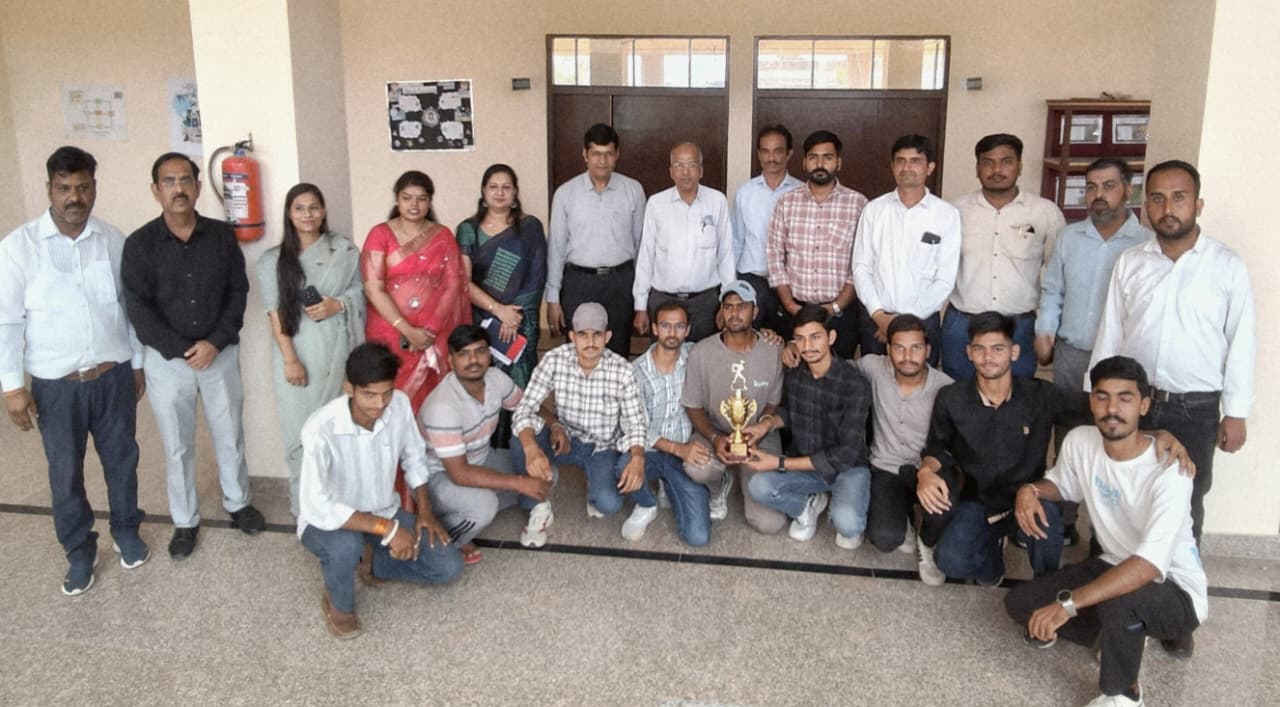 फार्मेसी व्यवसाय नहीं धर्म है: प्रो अग्रवाल फार्मेसी व्यवसाय नहीं धर्म है: प्रो अग्रवाल