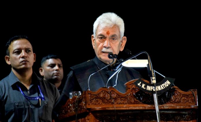 अगर सोशल मीडिया पर टीआरएफ जैसे समूहों द्वारा फैलाए जा रहे बयानों को नज़रअंदाज़ किया जाए तो ये गंभीर खतरा पैदा करते हैं- उपराज्यपाल अगर सोशल मीडिया पर टीआरएफ जैसे समूहों द्वारा फैलाए जा रहे बयानों को नज़रअंदाज़ किया जाए तो ये गंभीर खतरा पैदा करते हैं- उपराज्यपाल