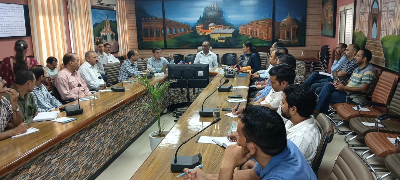 एजी ऑफिस के अधिकारियों ने कार्यशाला में दी कई महत्वपूर्ण जानकारियां एजी ऑफिस के अधिकारियों ने कार्यशाला में दी कई महत्वपूर्ण जानकारियां